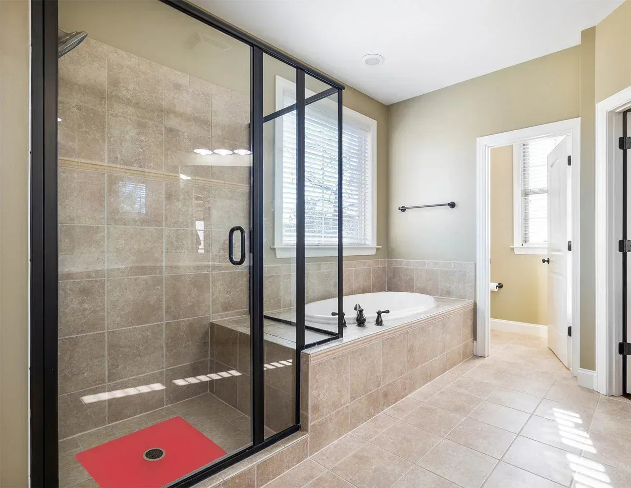 Shower Mat (w/ Drain Hole) - Kahuna Grip